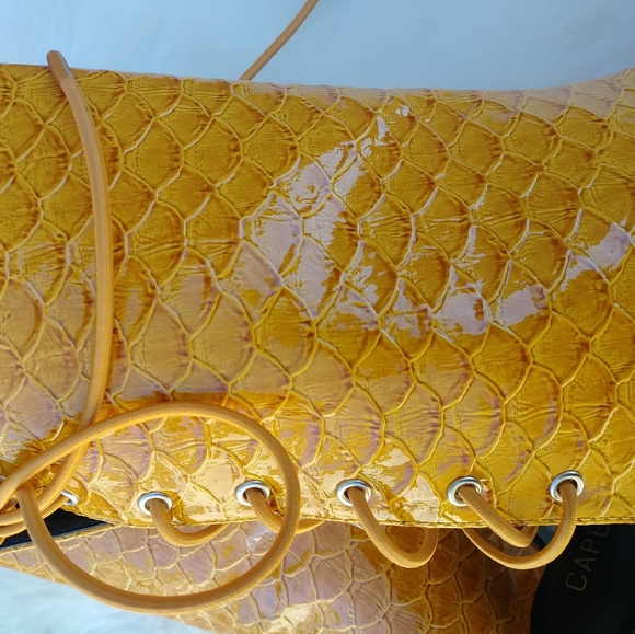 Cape Robbins - Picture 8 of 8